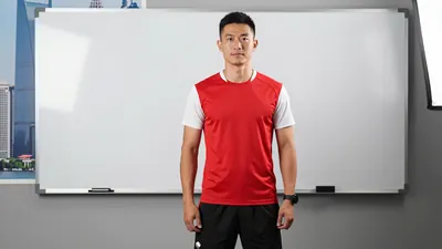 上海申花足球俱乐部宣布新主教练米洛耶维奇签约两年半，带领球队争取中超冠军