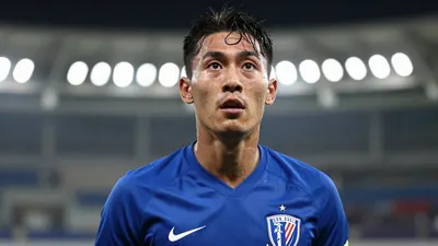 MoreFun Sports于8月28日发布了2026中超联赛第25轮上海申花对阵山东泰山的全场集锦视频，时长超过90分钟，记录了这场焦点对决的完整过程。