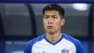 上海申花主场事件引发争议，中国足球协会对上海申花进行通报批评，北京国安因不当行为被罚款五万元，赛后上海申花球迷围攻北京国安球迷事件引起广泛关注